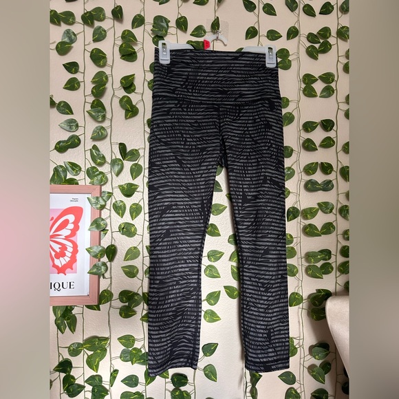 Women’s Lululemon Winder Under Stripped Leggings Size Small - Picture 1 of 5